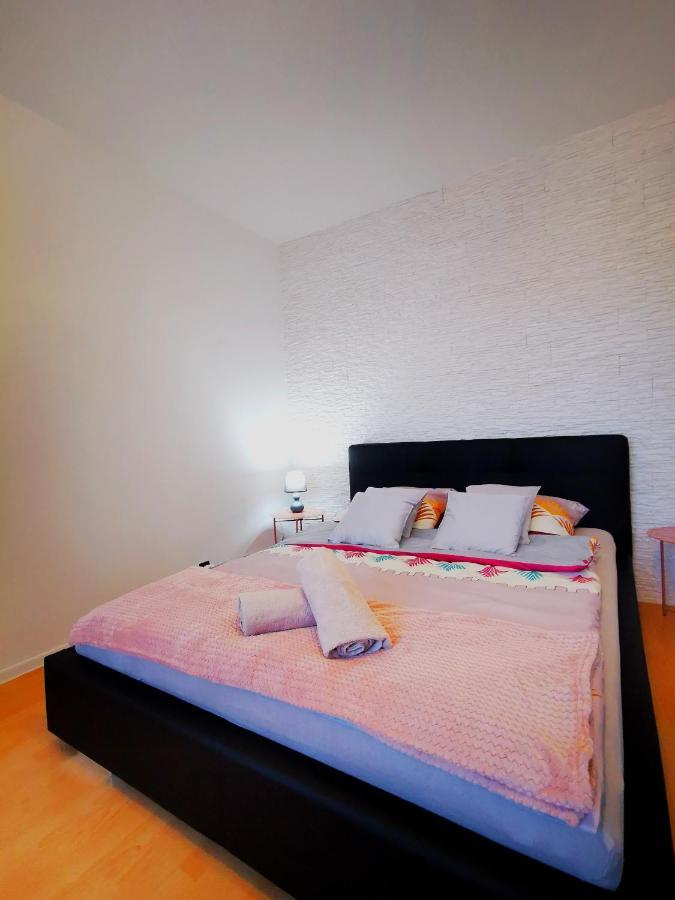 Millenium Apartment Self Check-In Faktura Rzeszow Ngoại thất bức ảnh