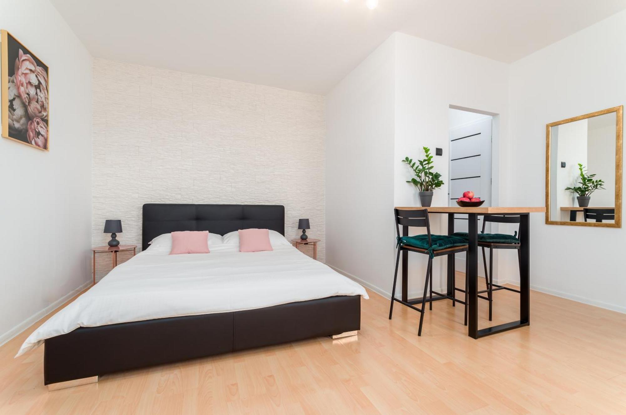 Millenium Apartment Self Check-In Faktura Rzeszow Ngoại thất bức ảnh