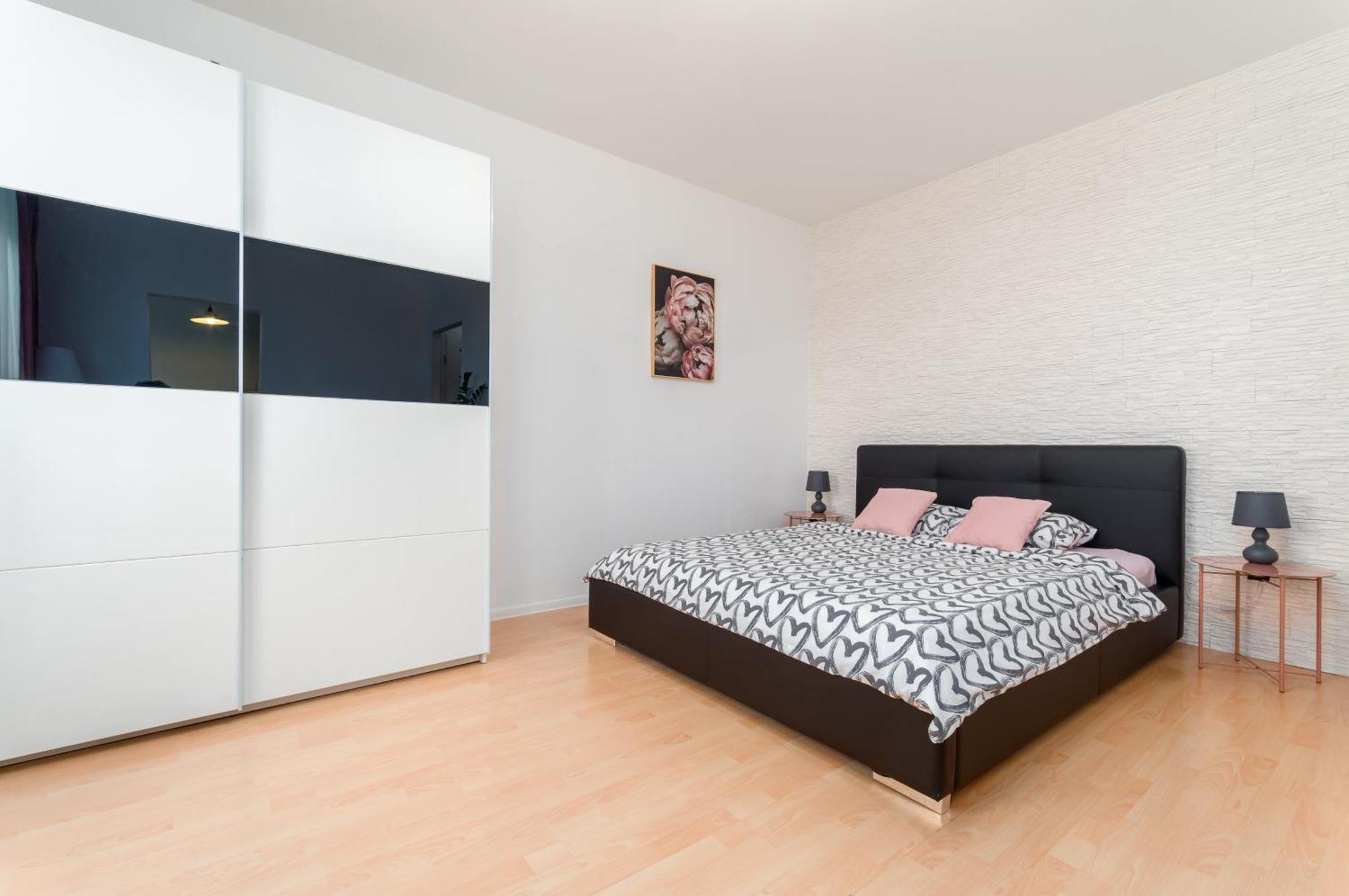 Millenium Apartment Self Check-In Faktura Rzeszow Ngoại thất bức ảnh