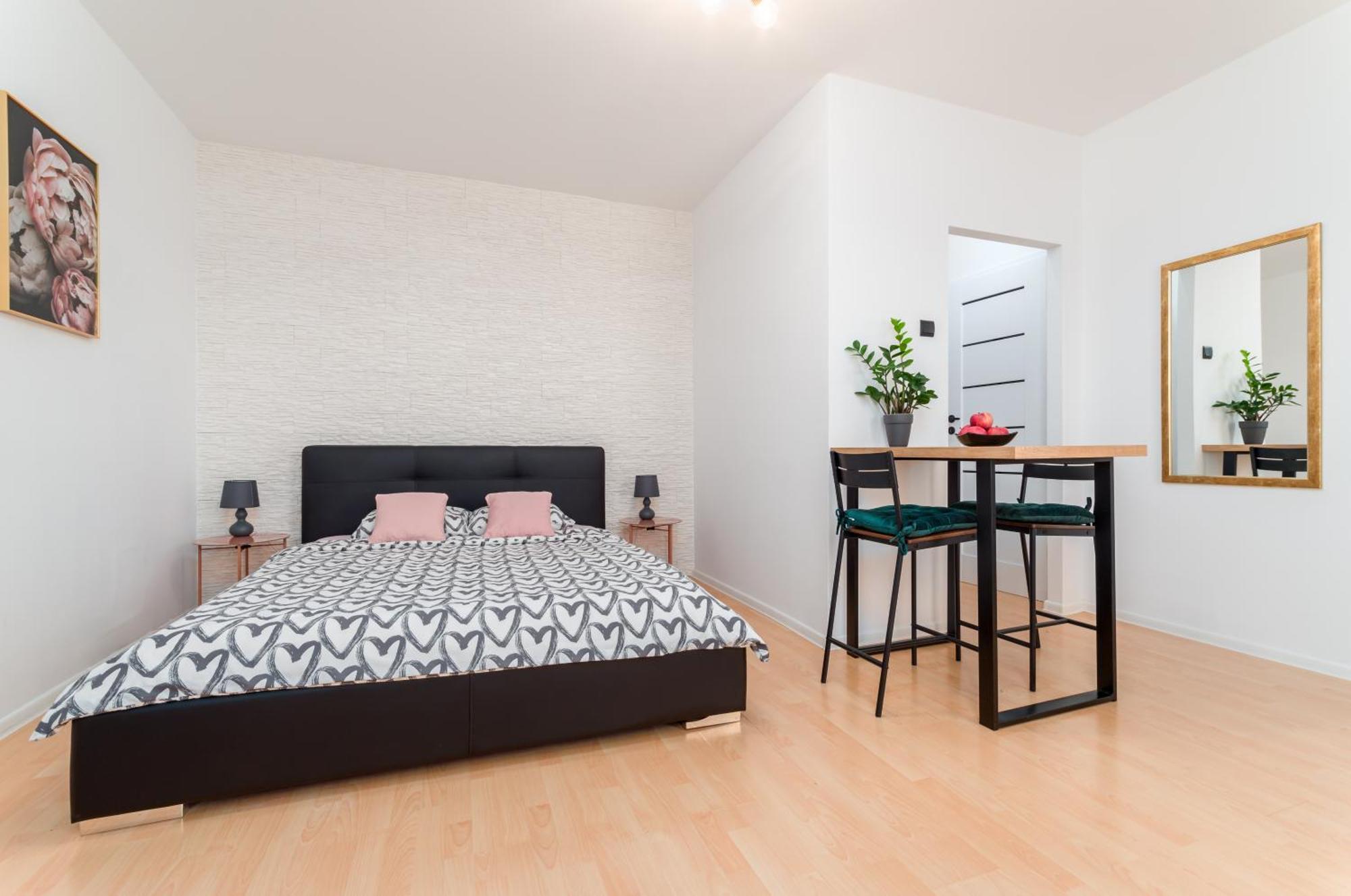 Millenium Apartment Self Check-In Faktura Rzeszow Ngoại thất bức ảnh