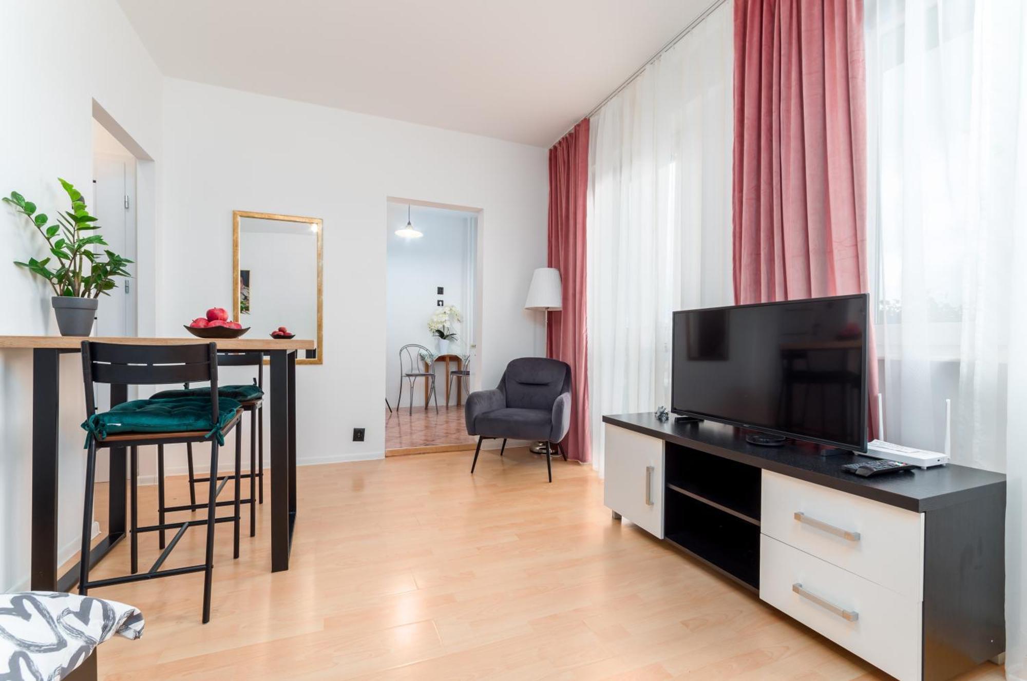 Millenium Apartment Self Check-In Faktura Rzeszow Ngoại thất bức ảnh